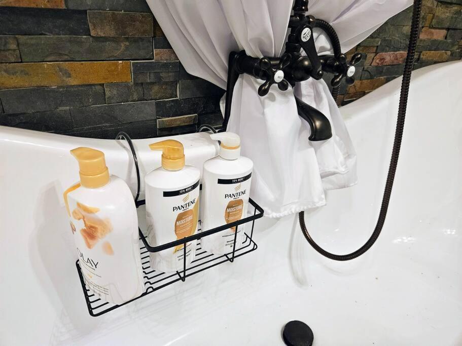 Private Cabin- Breakfast - Double Tub - 75In Tv - Sup - Washer Dryer - Bbq West Point Exterior foto